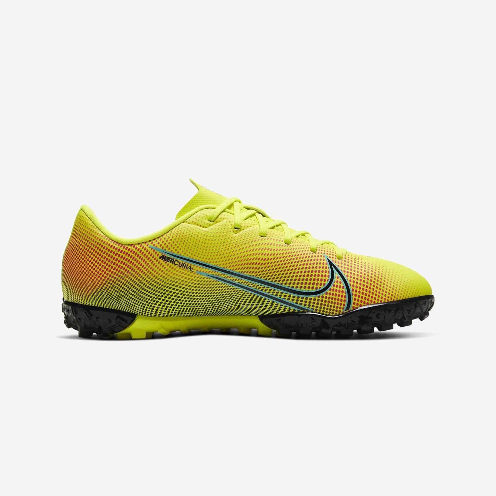 Сороконожки меркуриал. Nike Mercurial Vapor 13 Academy. Бутсы Nike Vapor 13 Academy. Nike Jr Vapor 13 Academy MDS TF. Бутсы Nike Mercurial Vapor 13.