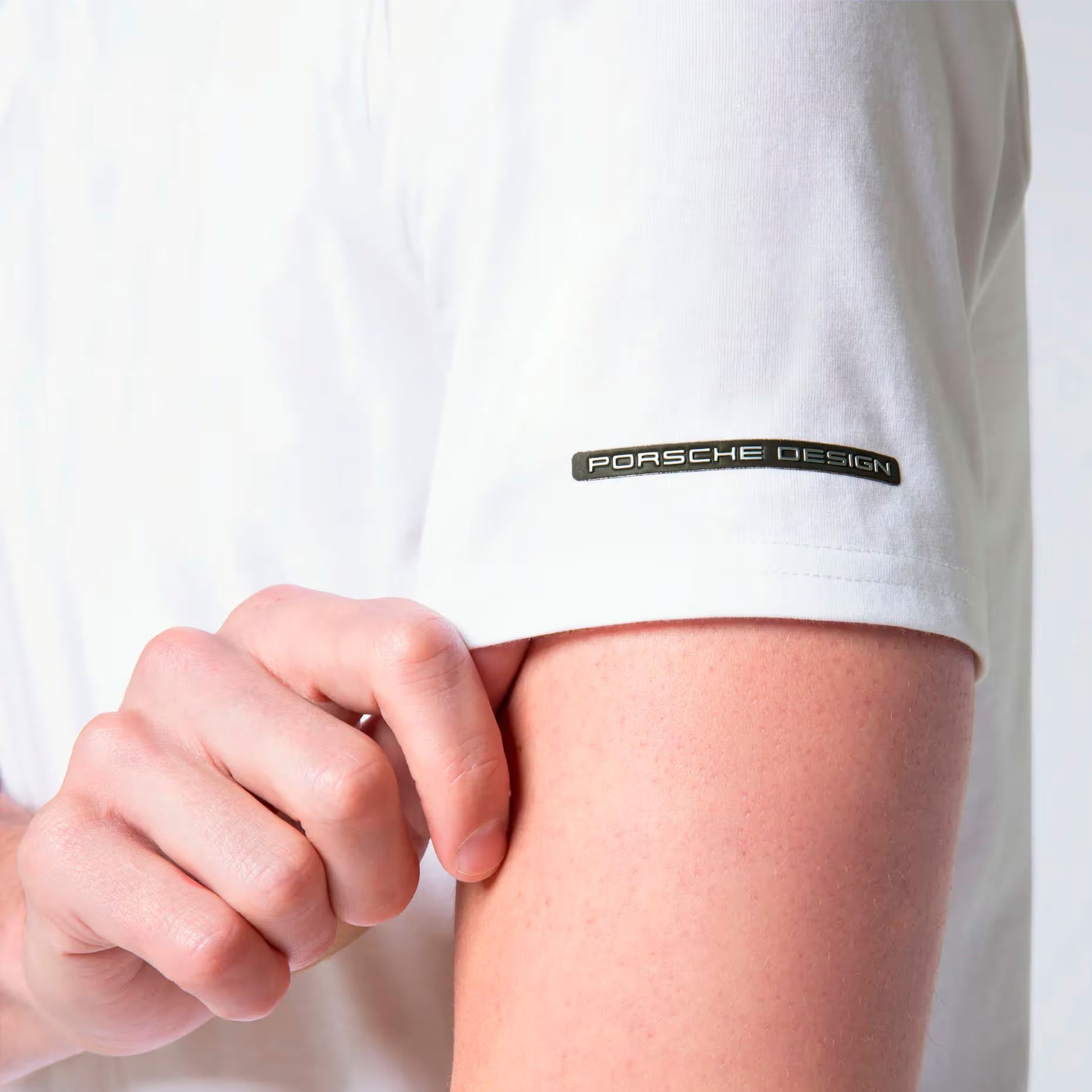 Футболка Puma Porsche Design Essential Tee Футболка Puma Porsche Design Essential Tee