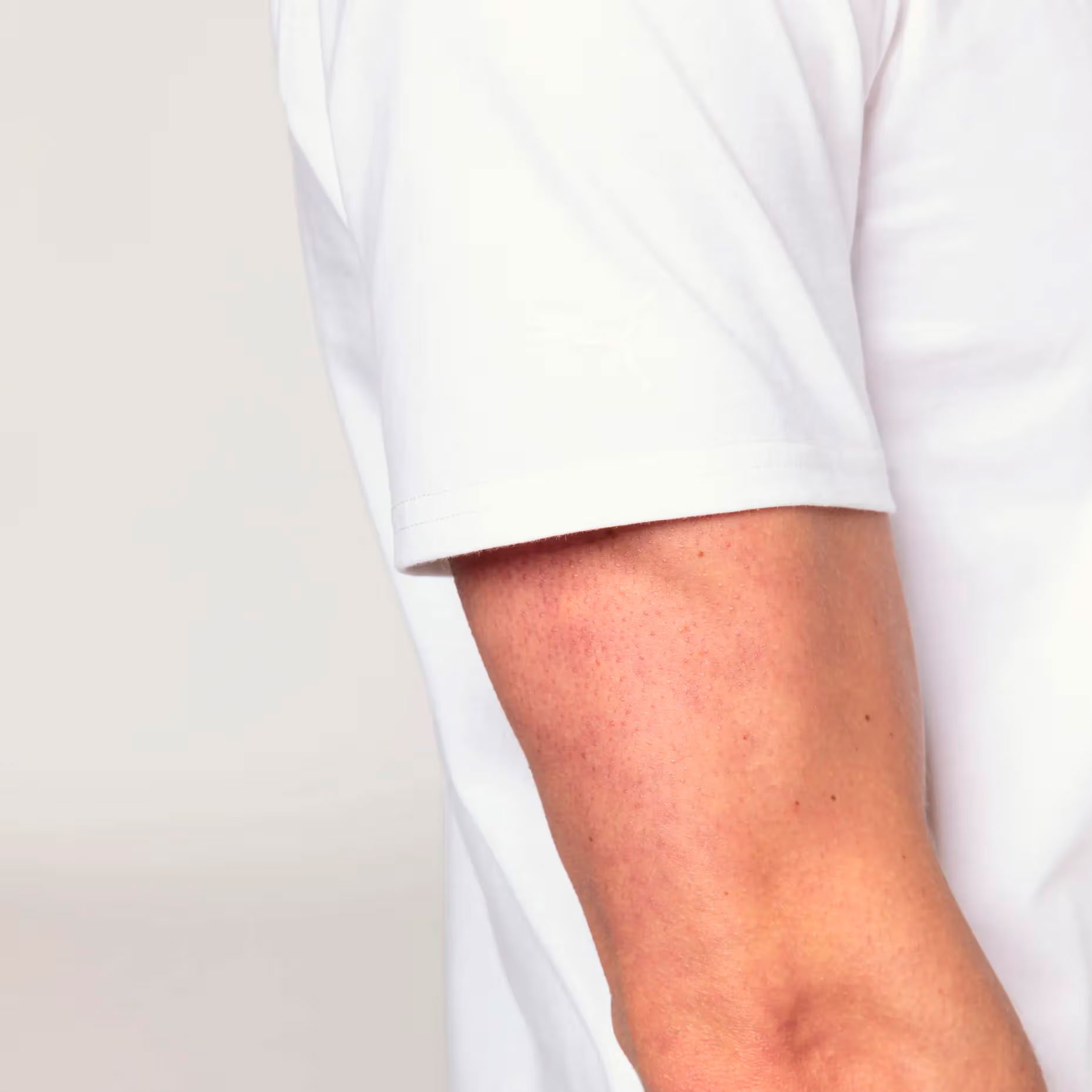 Футболка Puma Porsche Design Essential Tee Футболка Puma Porsche Design Essential Tee