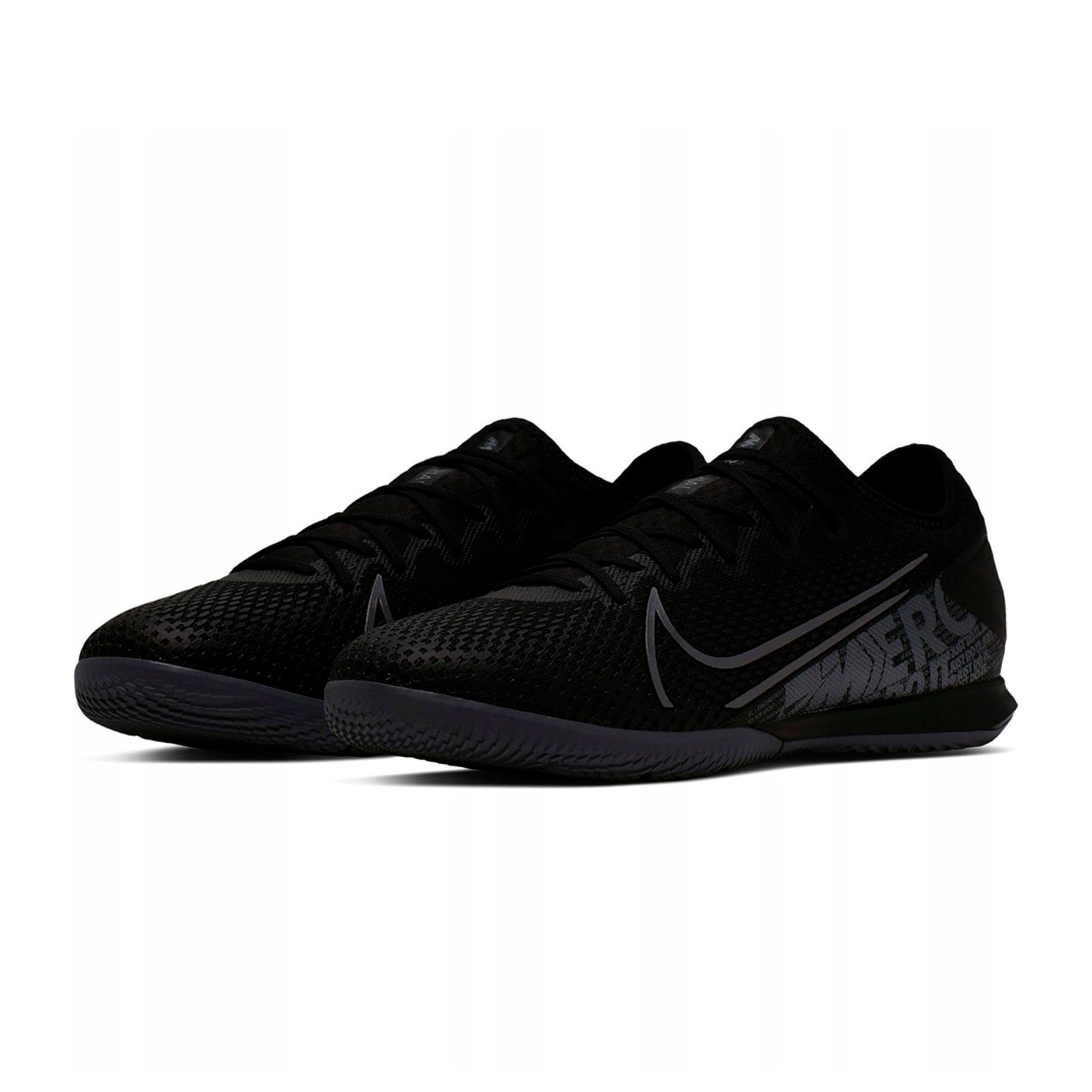 Игровая обувь для зала Nike Mercurial Vapor 13 Pro IC