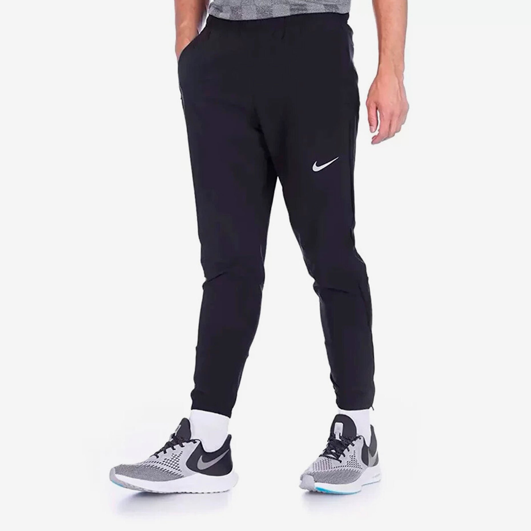 Nike Phenom Essential Woven Pant BV4833 010 Footballmania
