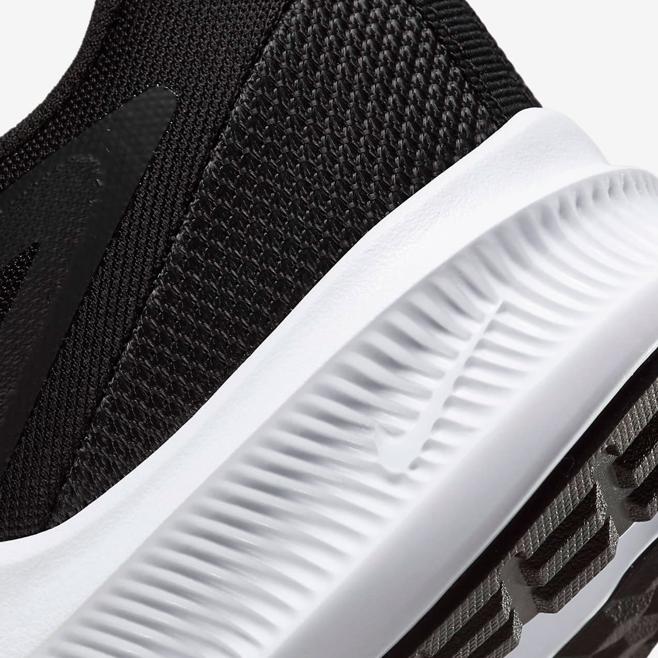 Кроссовки для бега Nike Downshifter 10