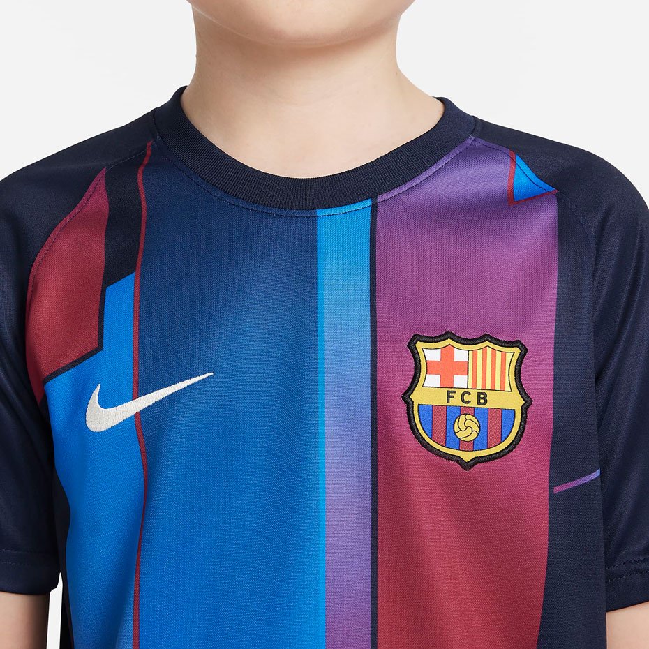 Предматчевая детская игровая футболка Nike ФК «Барселона» 2021/22