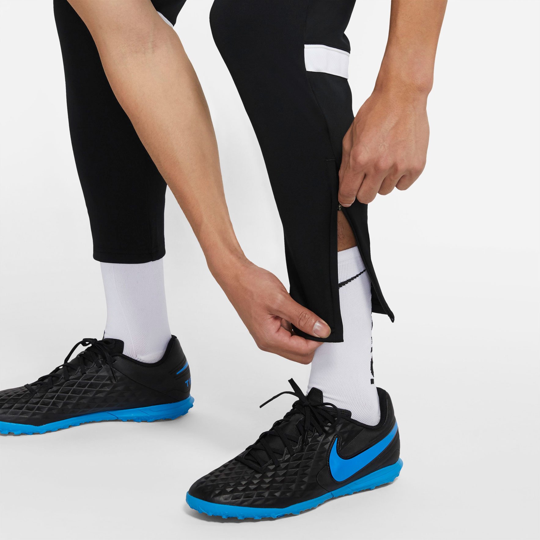 Брюки тренировочные Nike Academy21 Knit Pant