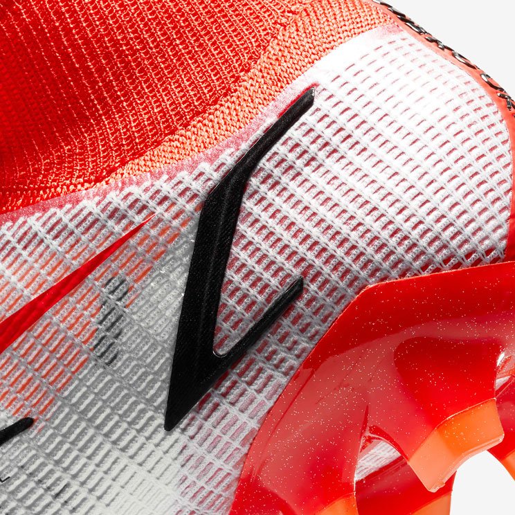 Футбольные бутсы Nike Mercurial Superfly 8 Elite CR7 FG