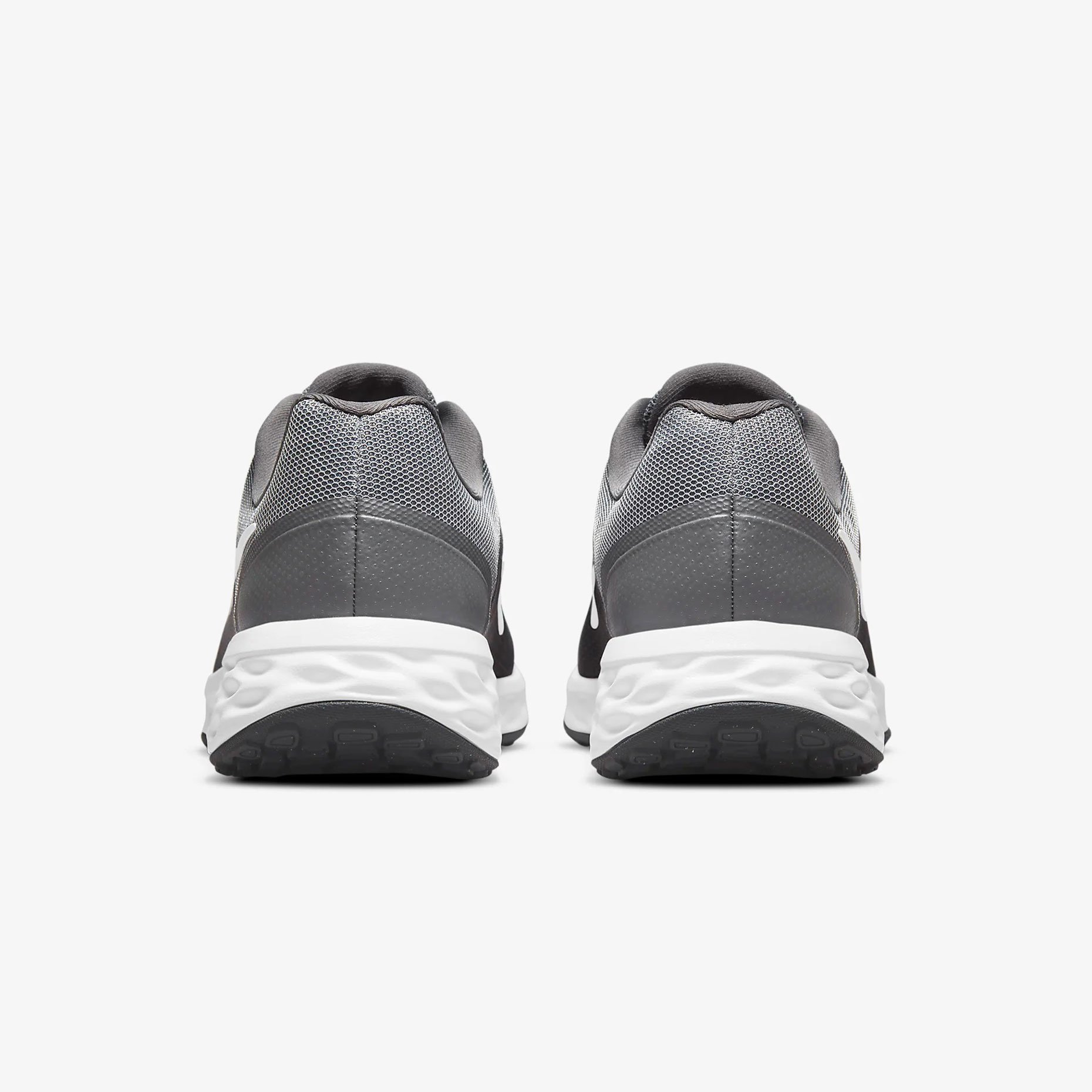 Nike revolution 28 clearance