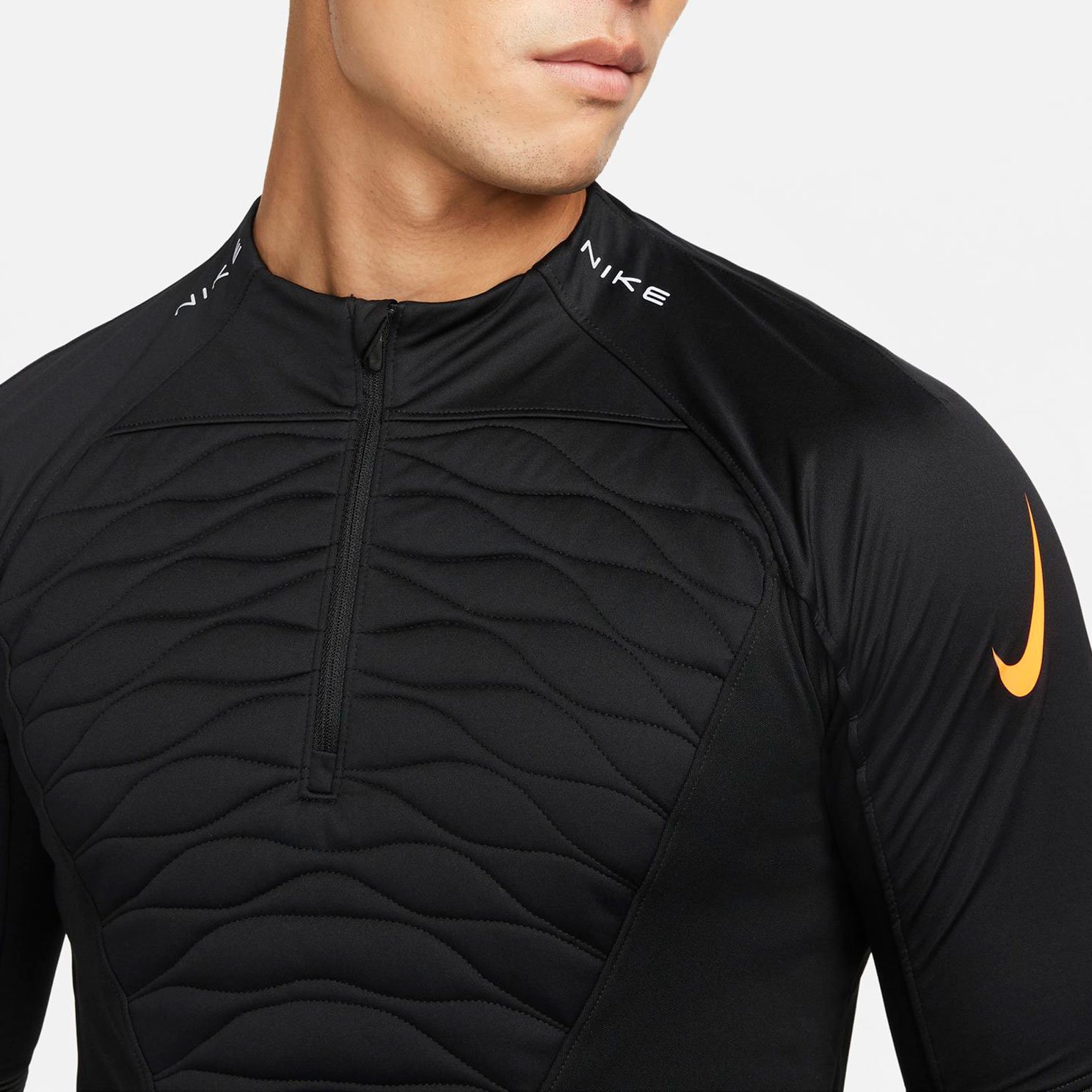 Nike therma top outlet