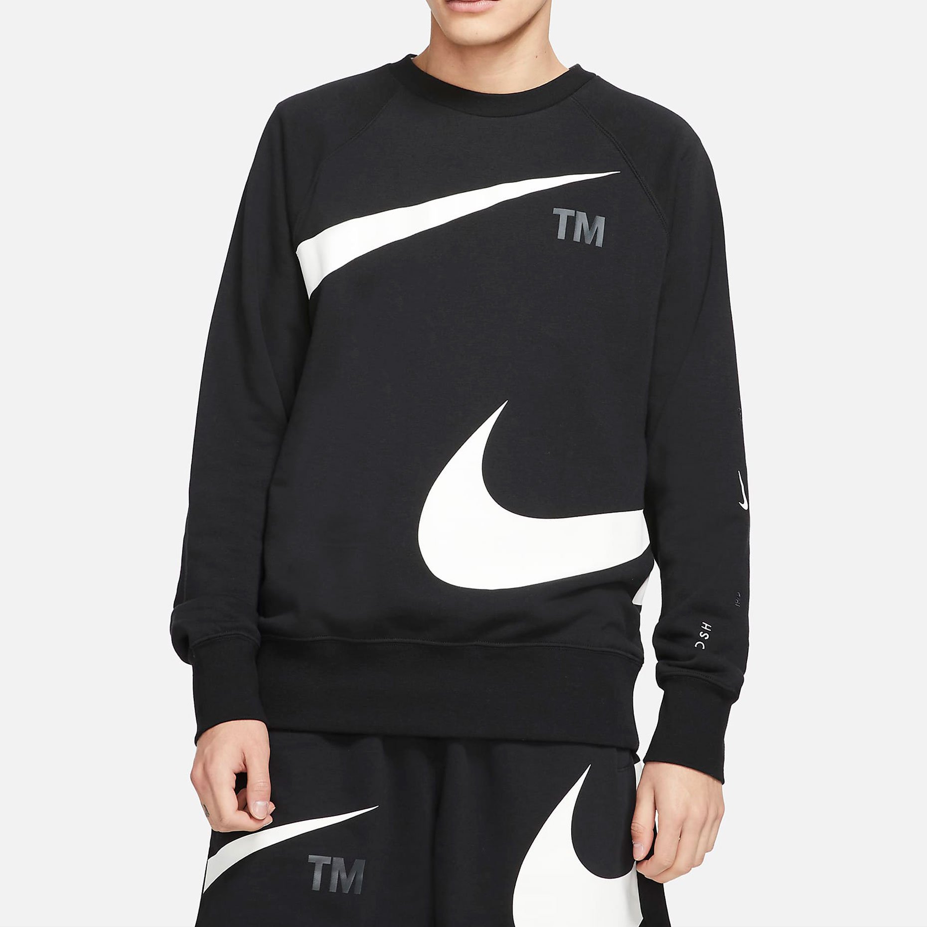 Nike sweatshirt swoosh 2025