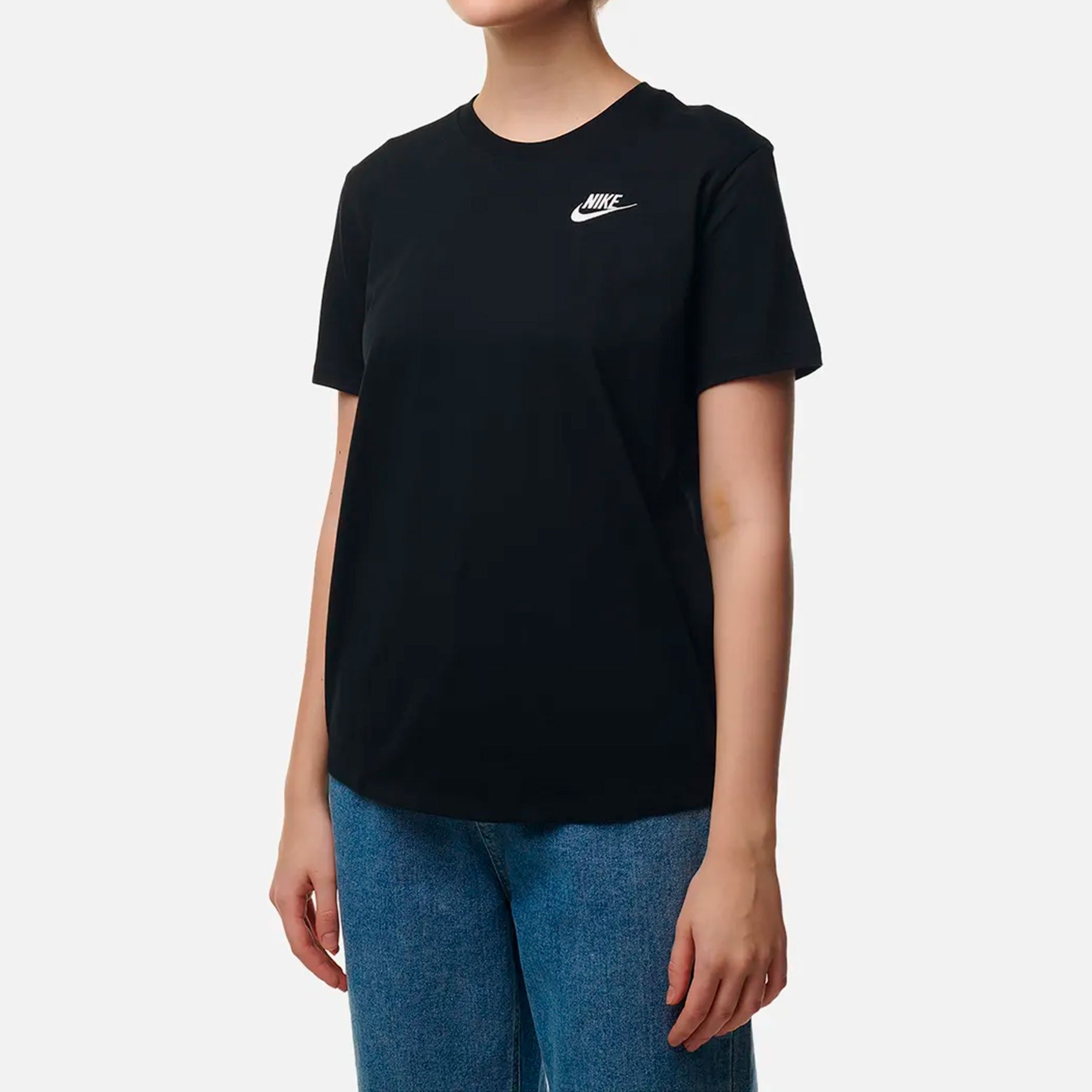 Футболка женская Nike Sportswear Club Tee Футболка женская Nike Sportswear Club Tee