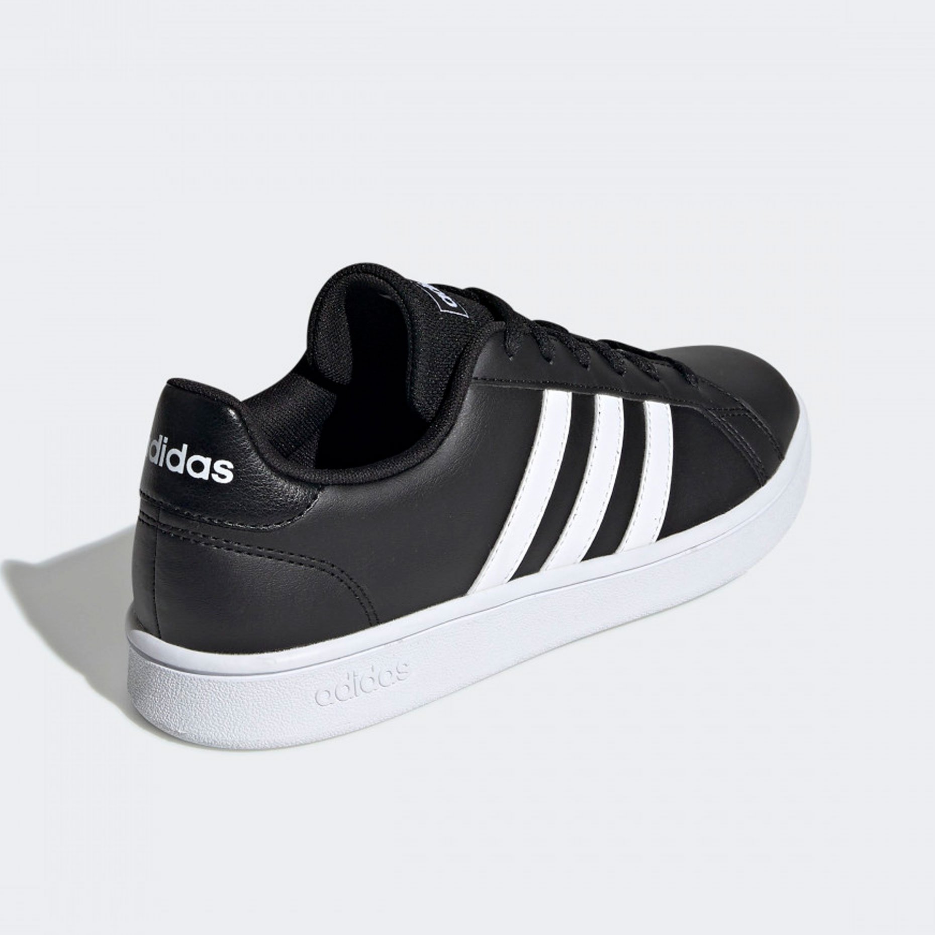 Adidas online base court