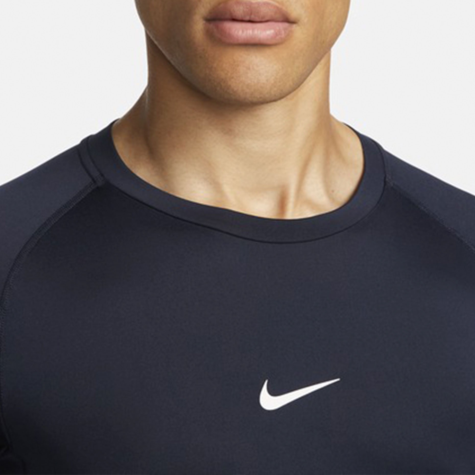 Nike t shirt pro deals