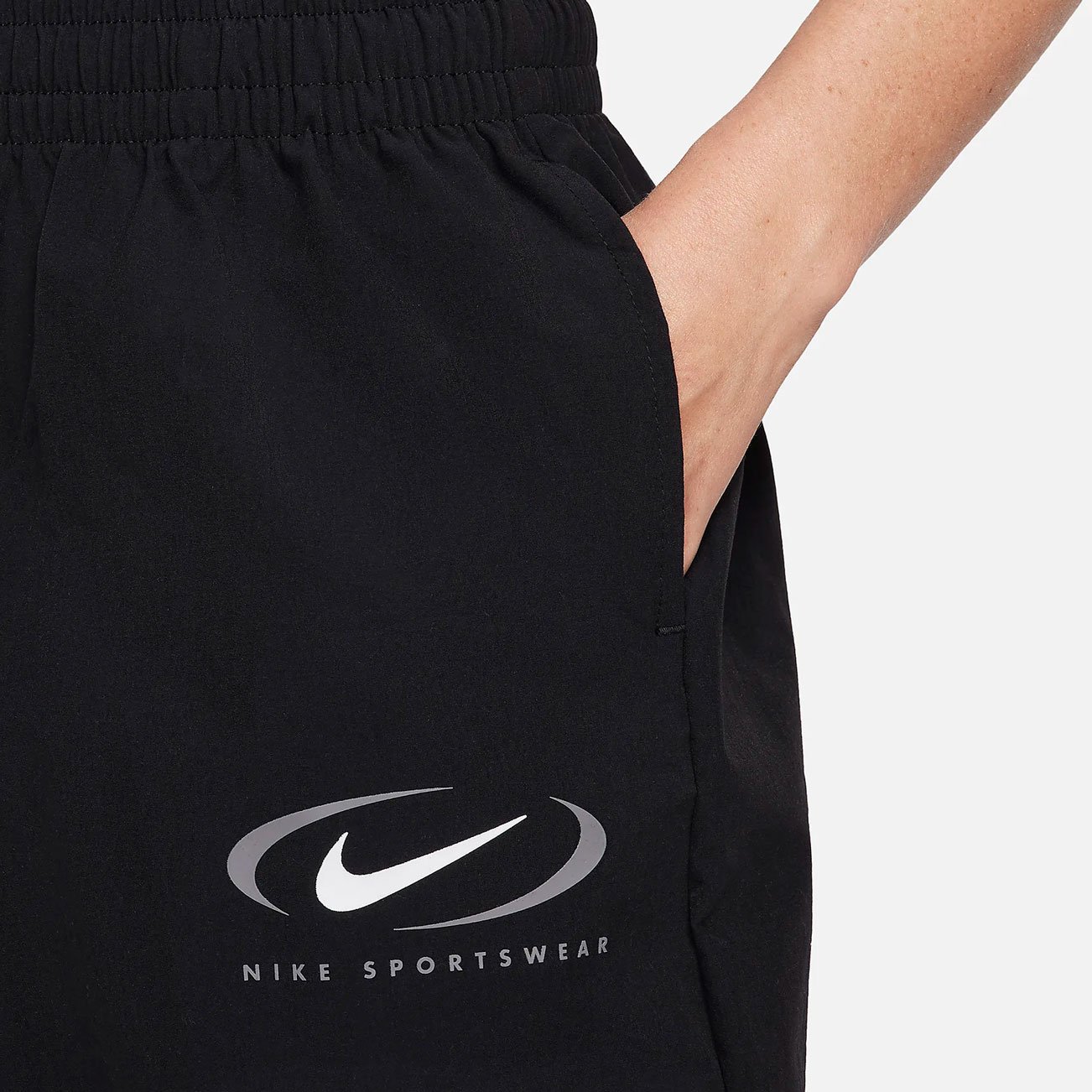 Nike Sportswear Woven Joggers FN7700 011 Footballmania