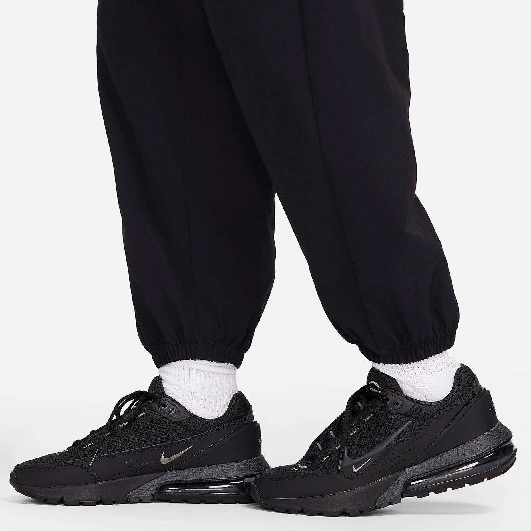 Woven nike joggers best sale