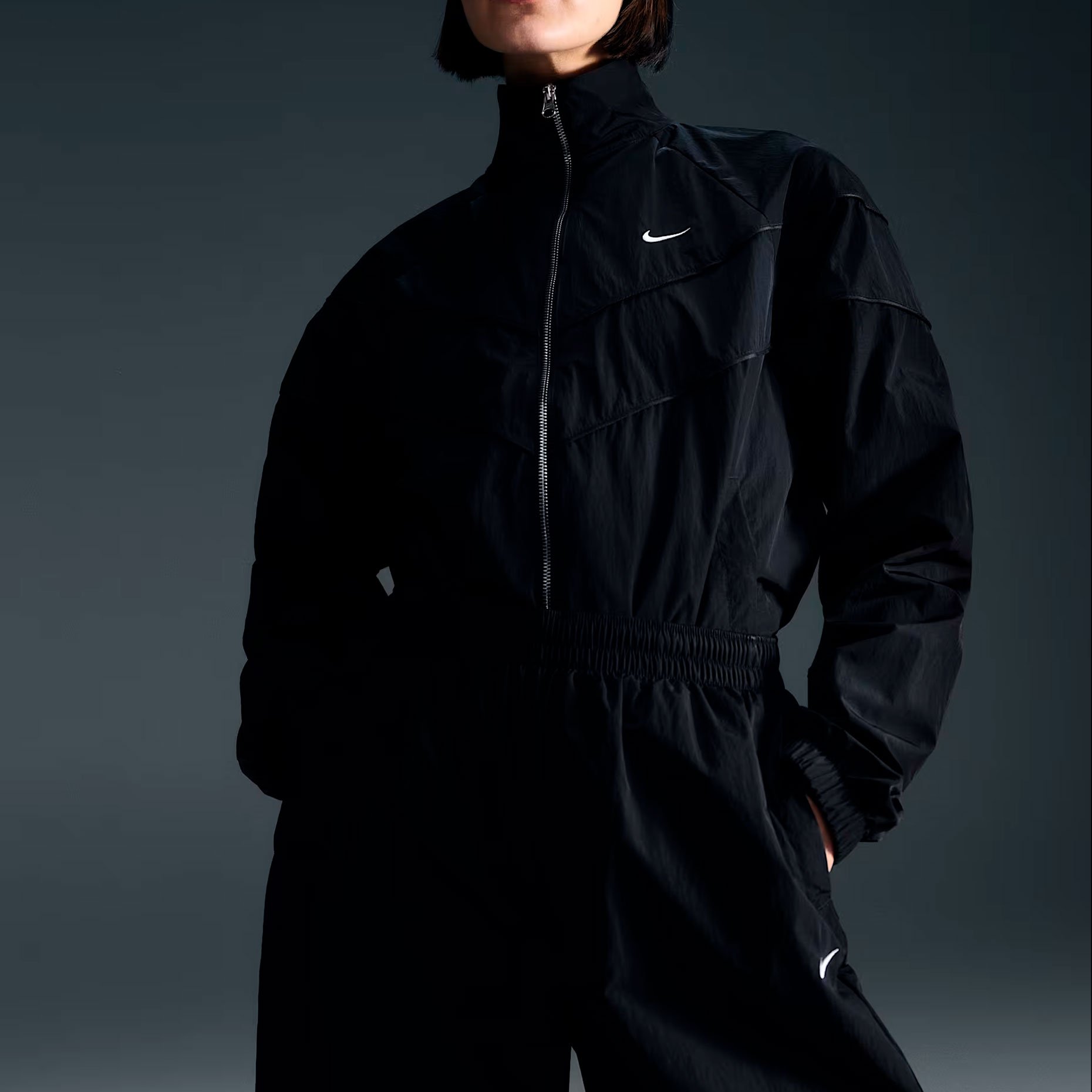 Куртка женская Nike Windrunner Loose  Woven Full-Zip Jacket Куртка женская Nike Windrunner Loose  Woven Full-Zip Jacket