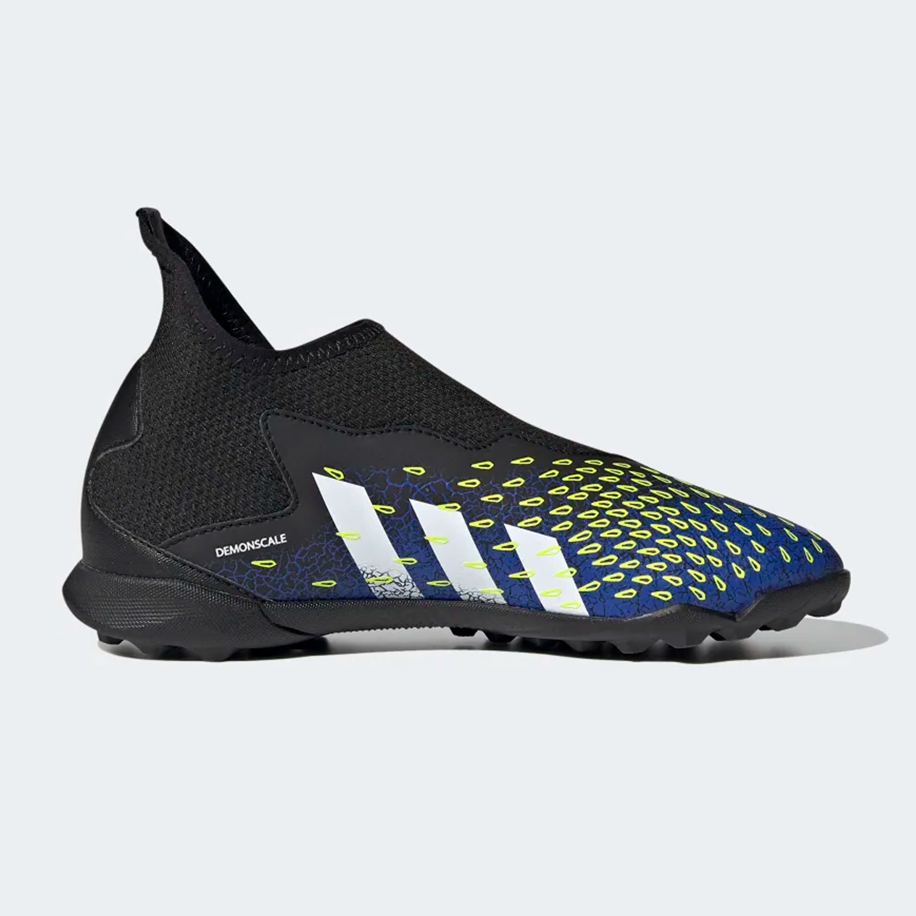 adidas predator freak laceless tf