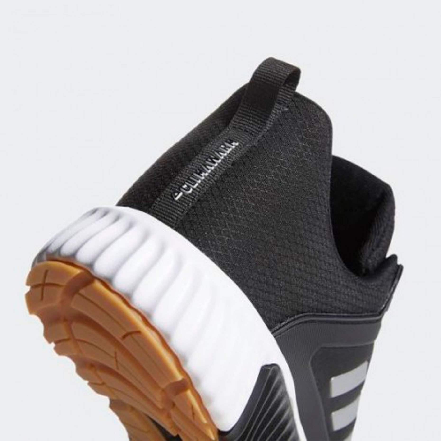 Утеплённые беговые кроссовки adidas Climawarm 120