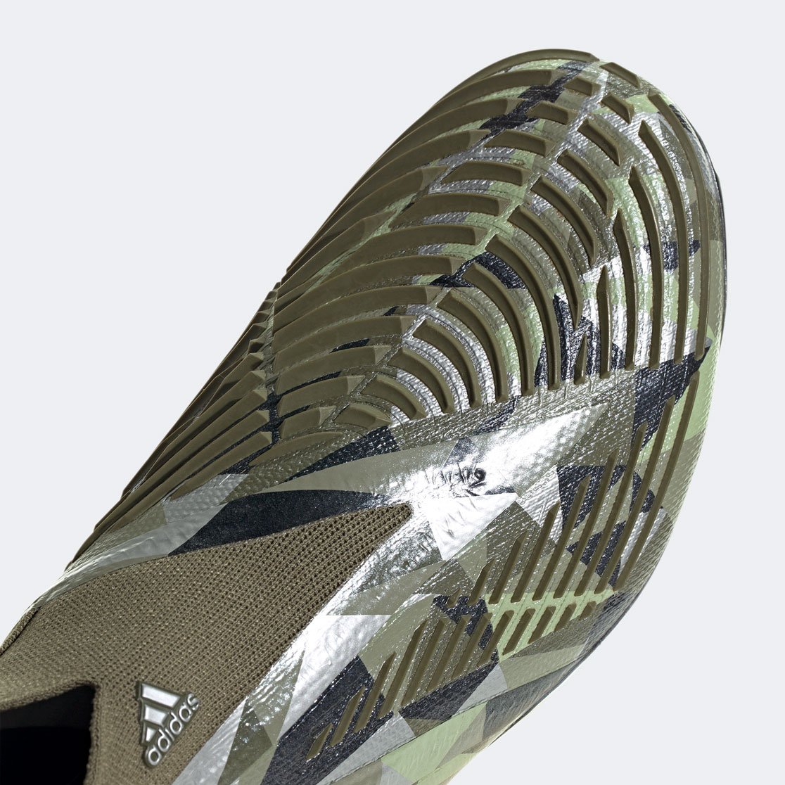 Футбольные бутсы adidas Predator Edge Crystal+ FG