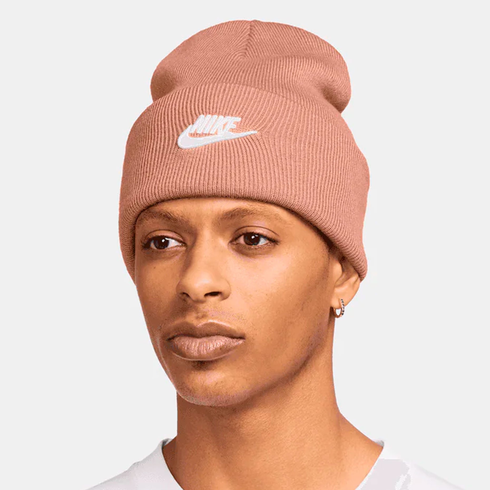 Шапка Nike Peak Beanie Шапка Nike Peak Beanie