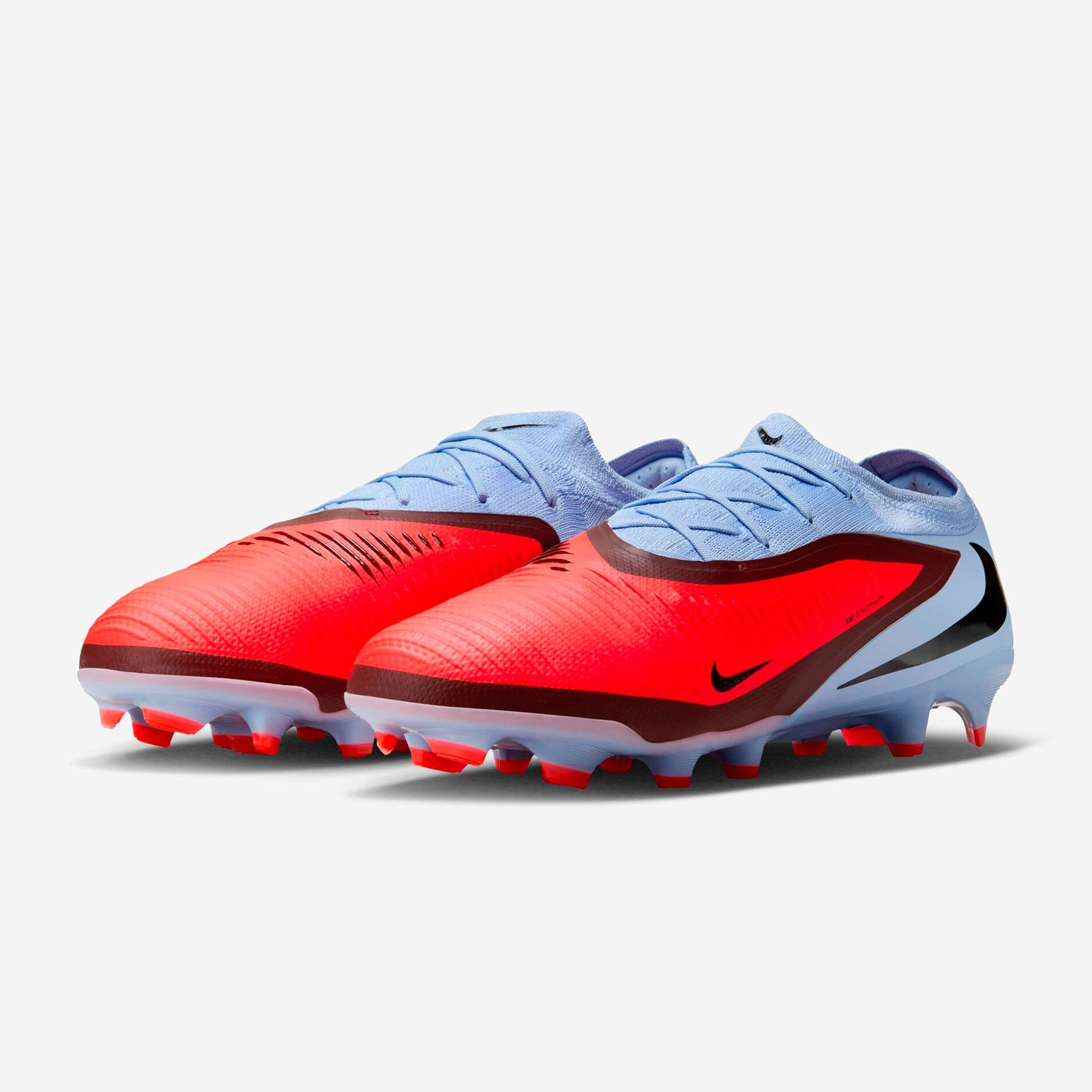 Футбольные бутсы Nike Phantom 6 Low Pro FG Футбольные бутсы Nike Phantom 6 Low Pro FG
