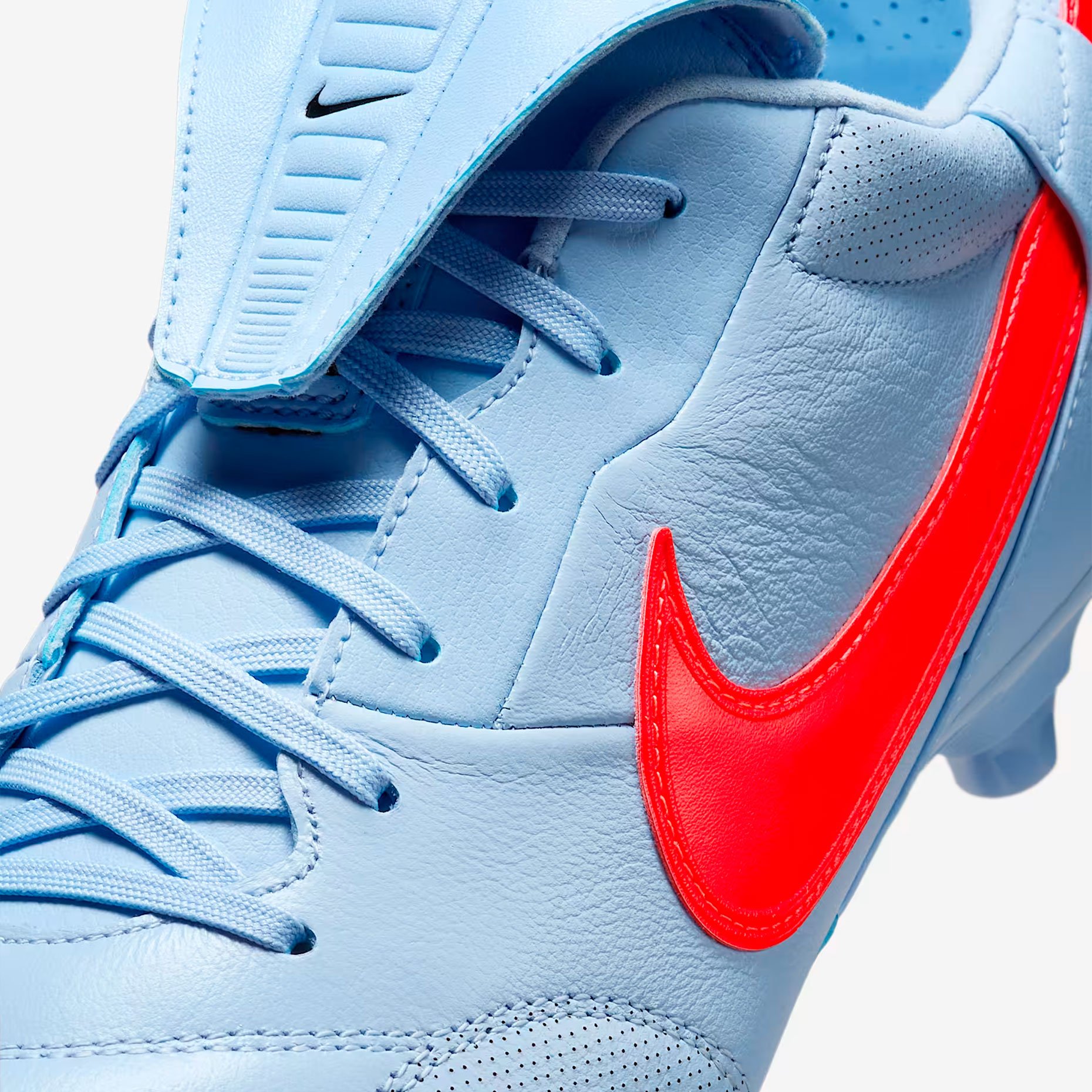 Футбольные бутсы Nike Premier III FG Футбольные бутсы Nike Premier III FG