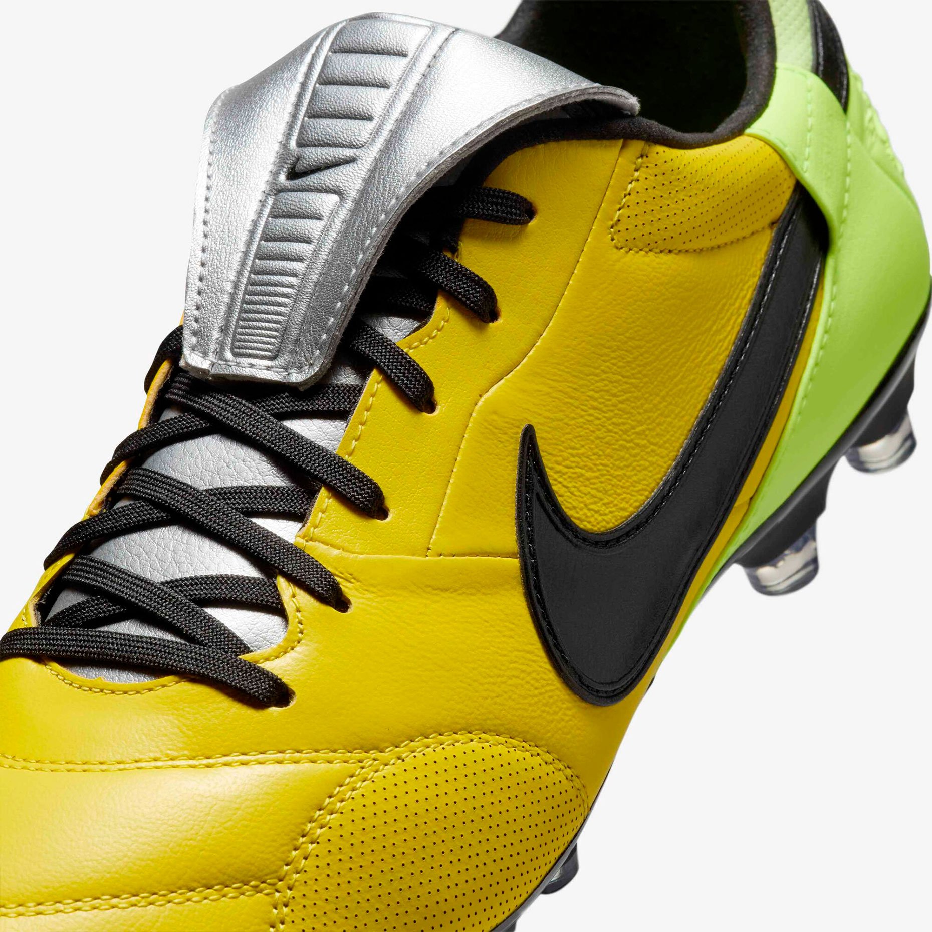 Футбольные бутсы Nike Premier III FG Футбольные бутсы Nike Premier III FG