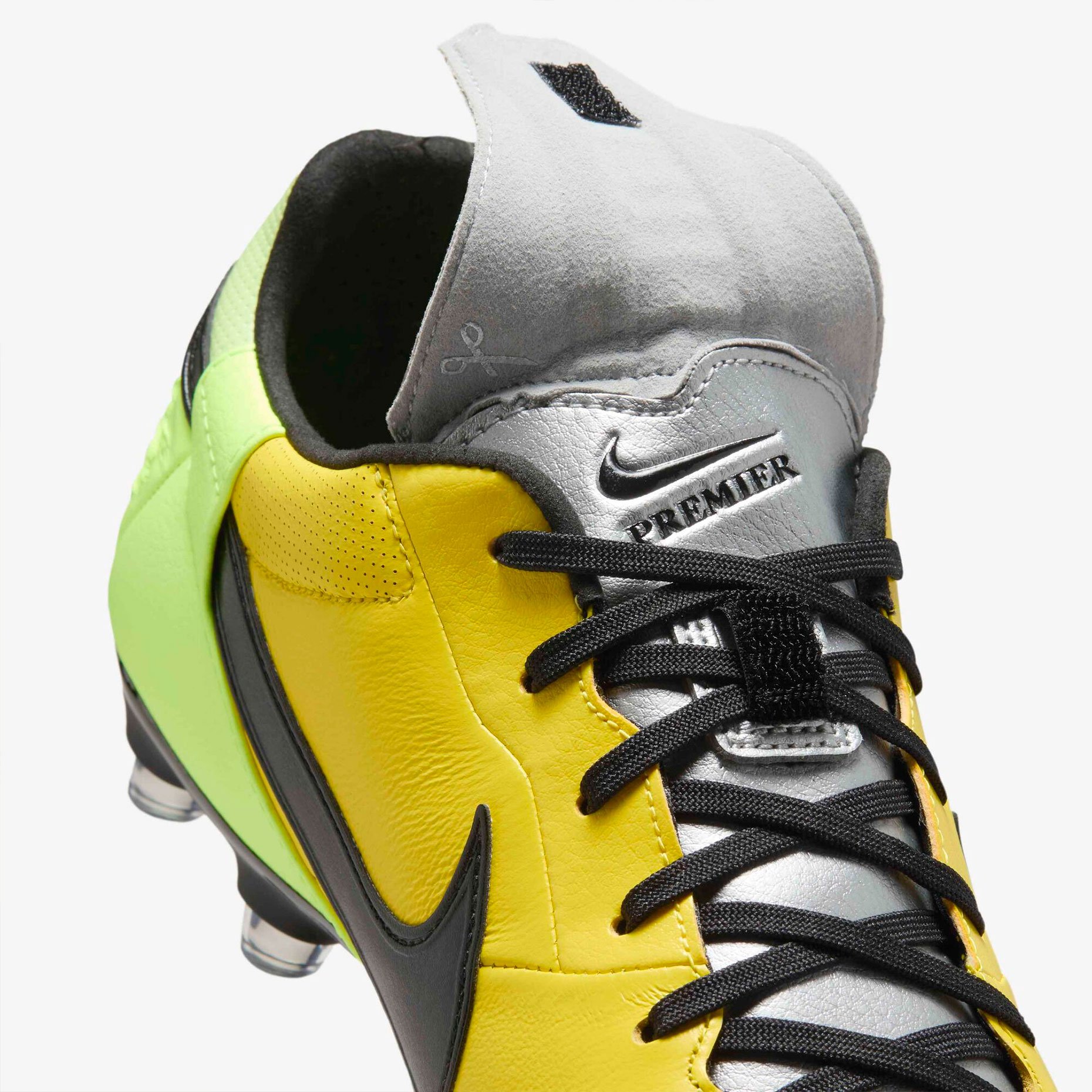 Футбольные бутсы Nike Premier III FG Футбольные бутсы Nike Premier III FG