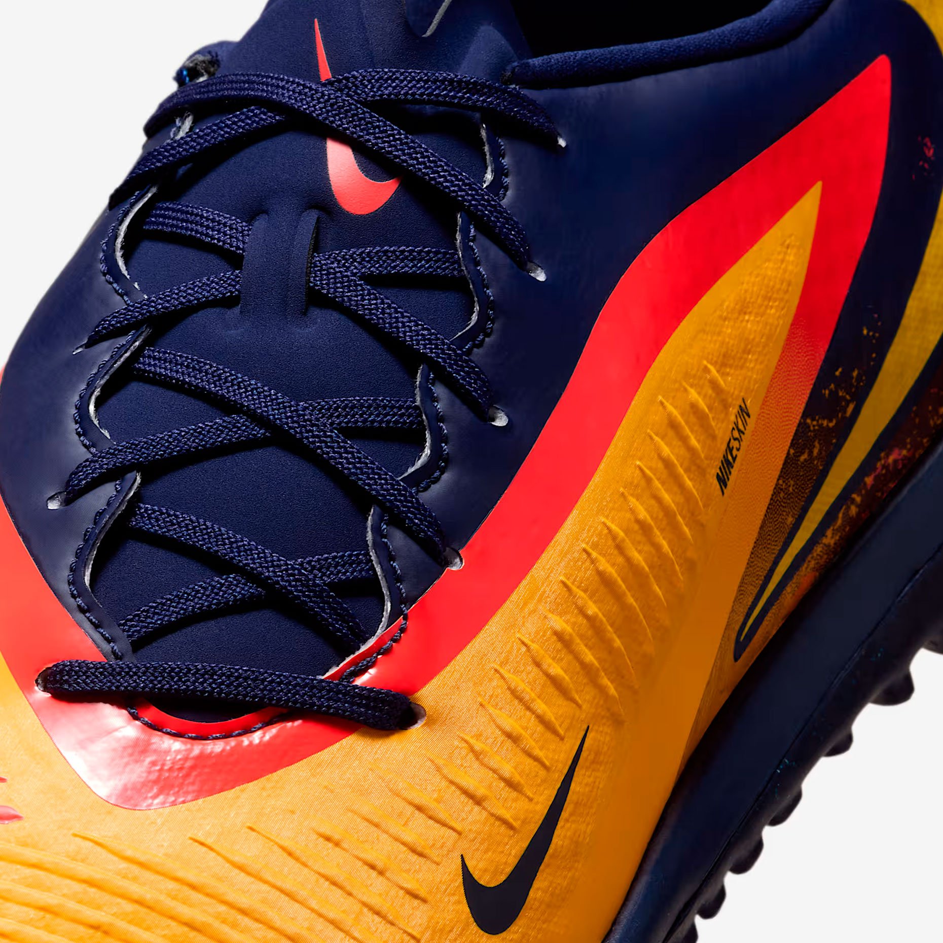 Шиповки Nike Phantom 6 Low Academy 'Erling Haaland' TF Шиповки Nike Phantom 6 Low Academy 'Erling Haaland' TF