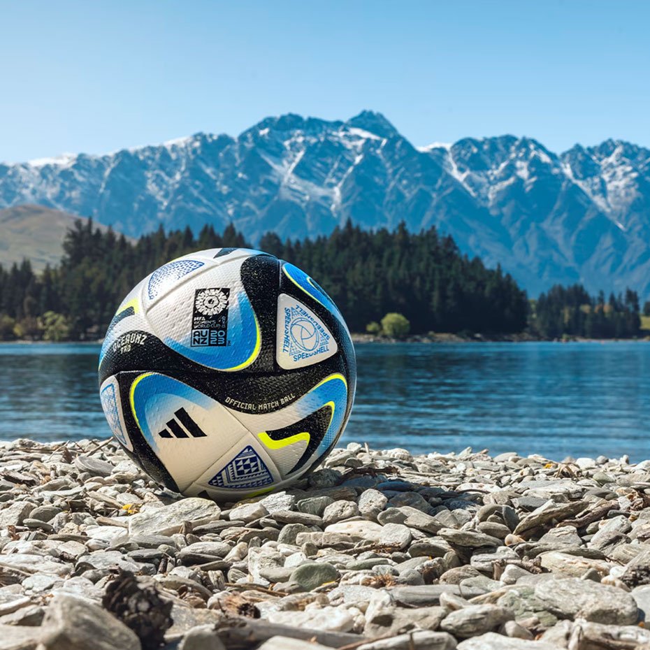 Мяч футбольный adidas Oceaunz Pro - Официальный мяч ЧМ по футболу среди женщин FIFA 2023