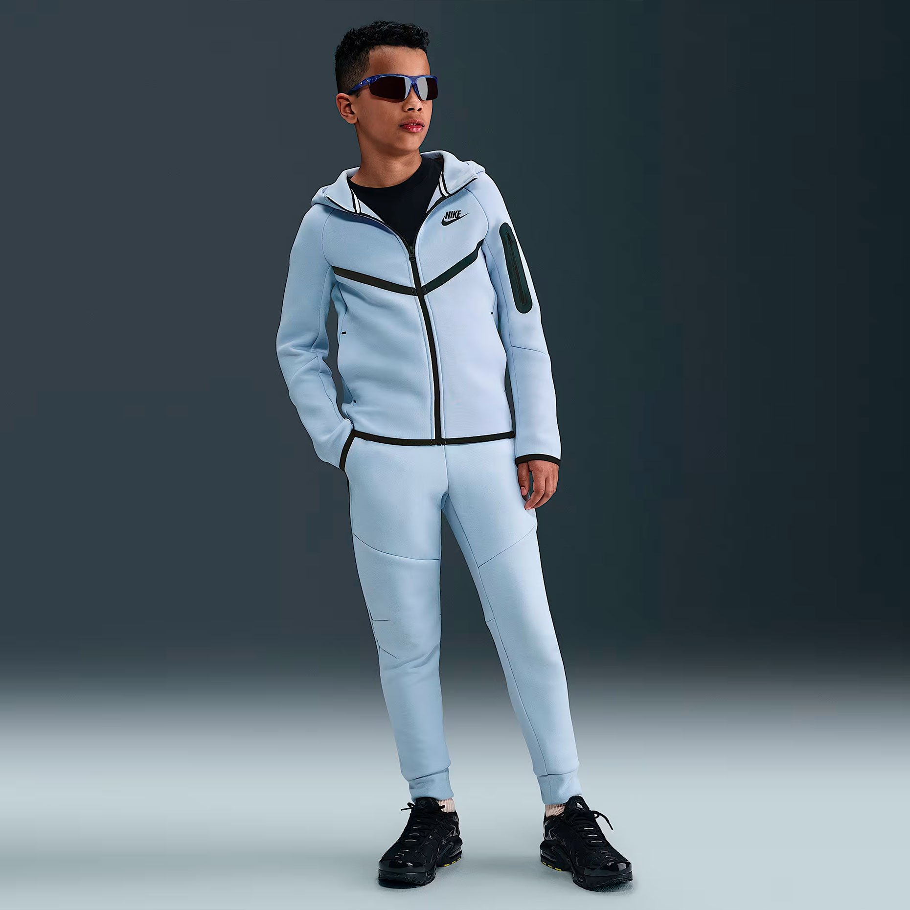 Толстовка детская Nike Tech Fleece Full-Zip Windrunner Hoodie Толстовка детская Nike Tech Fleece Full-Zip Windrunner Hoodie