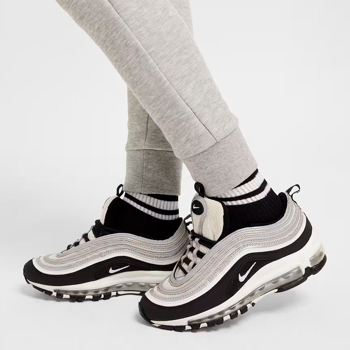 Брюки детские Nike Sportswear Tech Fleece Track Pants Брюки детские Nike Sportswear Tech Fleece Track Pants