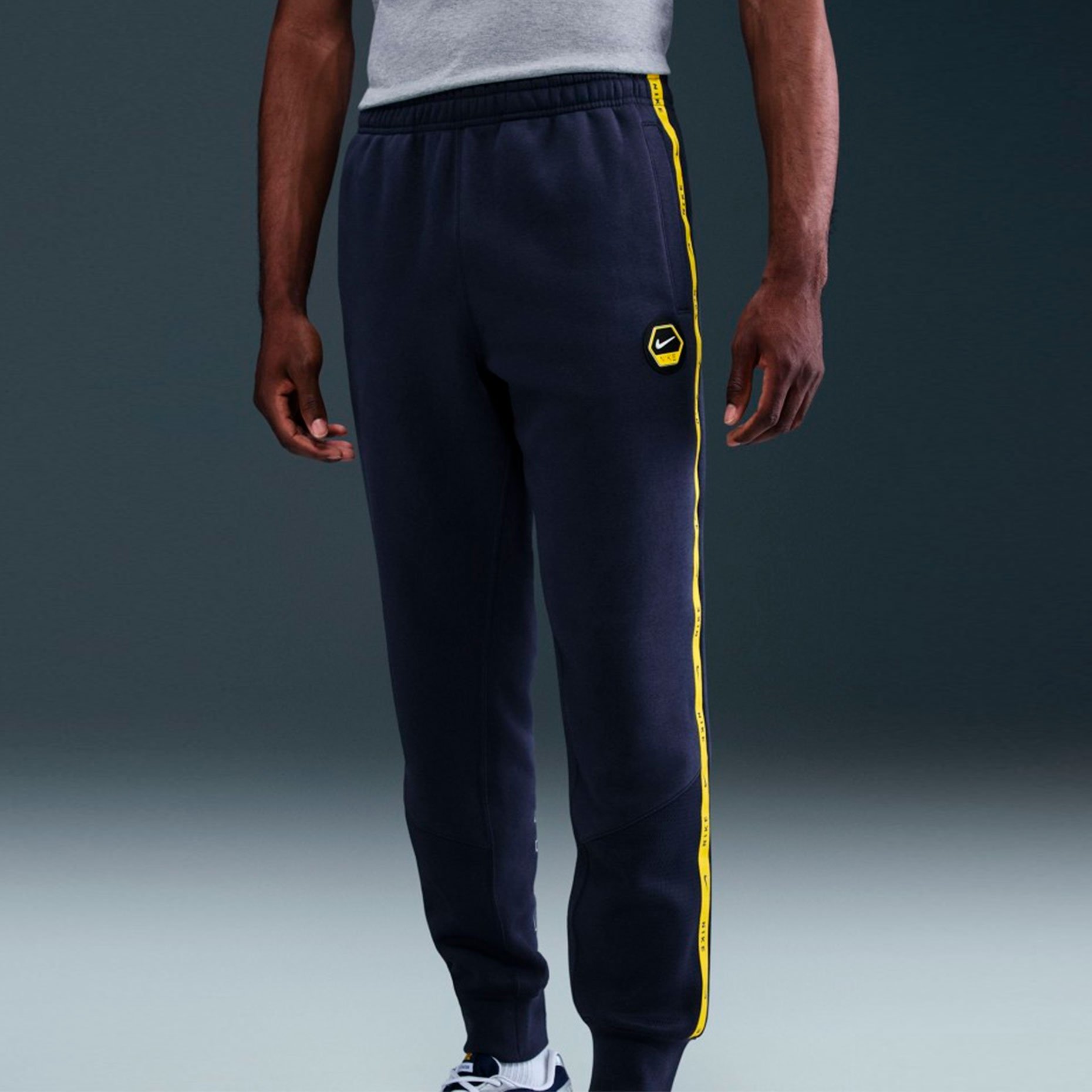 Брюки Nike Sportswear Club Fleece Pants Брюки Nike Sportswear Club Fleece Pants