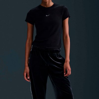 Футболка женская Nike Sportswear Chill Knit Slim Cropped Tee